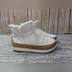 Merrell Women's Juno Pull-On boots Tan Size 7.5 Women's